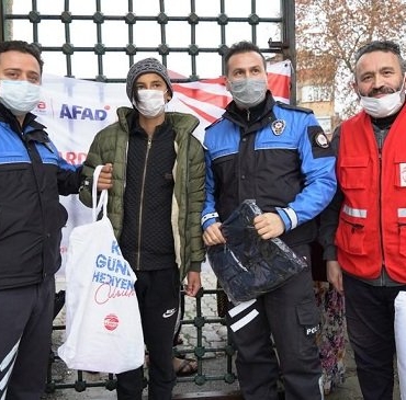 Edirne'de ihtiyaç sahibi çocuklara WEFA desteği
