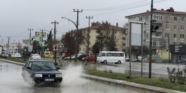 Edirne'de sağanak etkisini artırdı