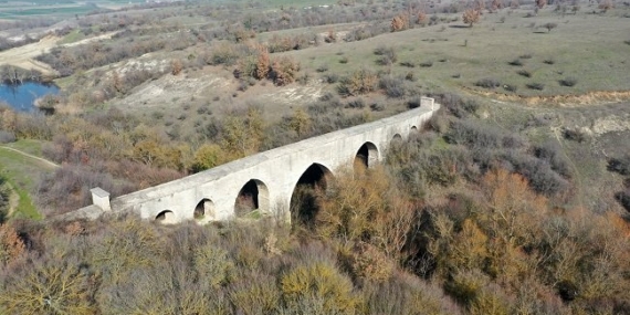 Edirne'de tarihi su yolundaki kemerin kaçak kazıyla tahrip edildiği iddia edildi