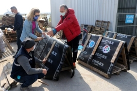 Edirne'de yağ fabrikasının atık paletleri sokak hayvanları için "sıcak yuva"ya dönüştürülüyor