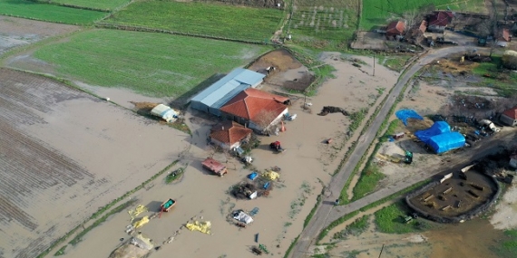 Edirne'de sağanak nedeniyle Havsa Deresi taştı
