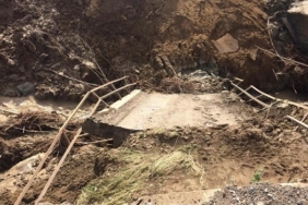 Uzunköprü'de taşkın nedeniyle yıkılan köprülerin yapımı için çalışmalara başlandı