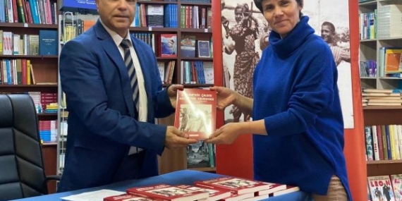 kitap-imzalandı