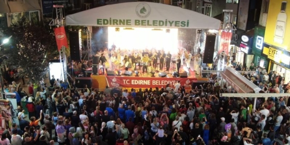 bando-ve-ciger-festivalinde-konser-senligi
