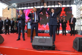 ÖZGÜR ÖZEL