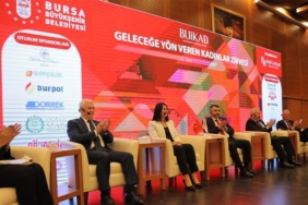edirnenin-ilk-kadin-belediye-baskani-av-filiz-gencan-akin-bursa-is-kadinlari-ve-yoneticileri-dernegi-buikad-gelecege-yon-veren-kadinlar-zirvesinde-2