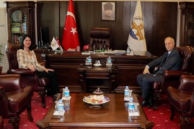 baskan-gencan-akin-rektor-hatipleri-ziyaret-etti-2