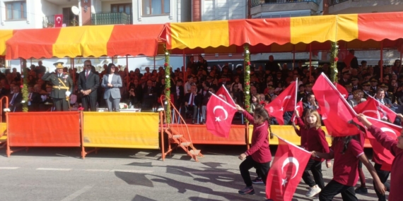 Miniklerin Cumhuriyet Coşkusu